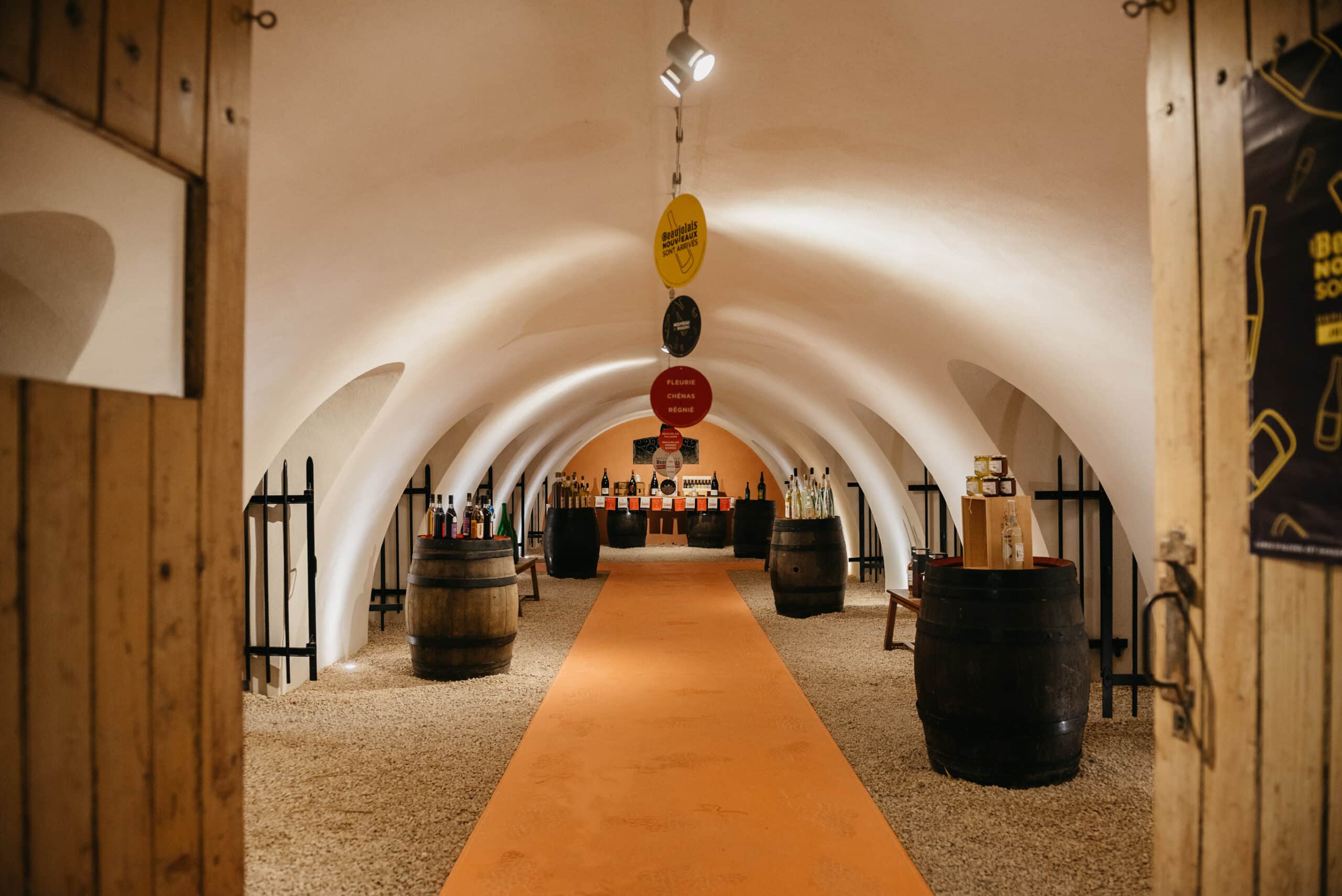 Image-Repas & (re)-Découverte du Vignoble avec la plus grande cave de Beaujolais de l’Univers
