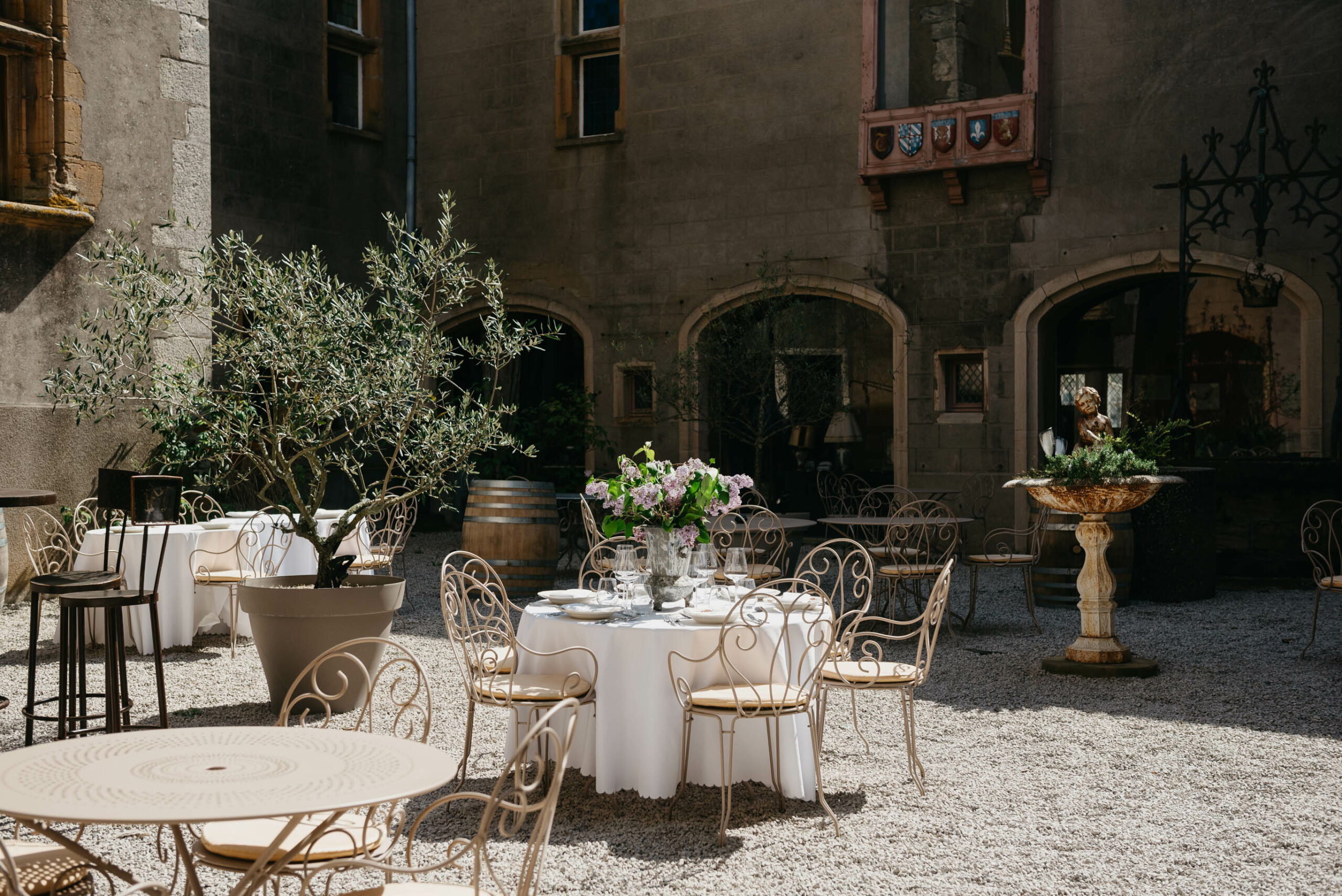 Banquet Gueuleton dans la cour du Château – Dîner