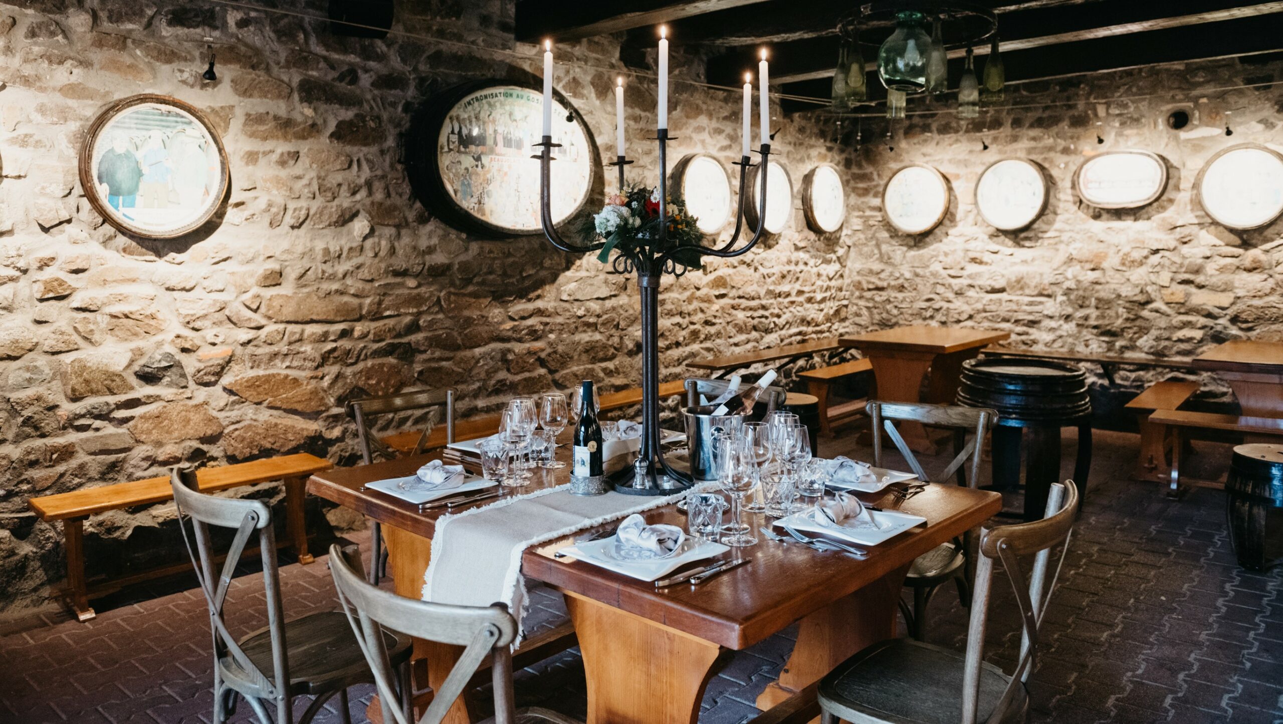 Dîner au cœur du Caveau de Clochemerle – Dîner