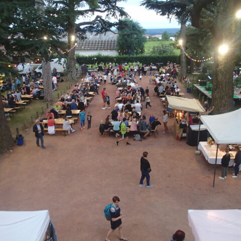 Marchés nocturnes à Fleurie